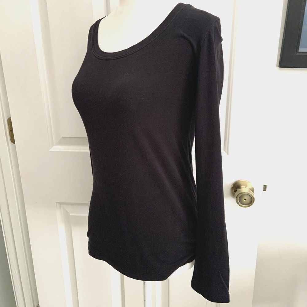 Tresics Lightweight Black Long sleeve Scoop Neck Top slim fit Women sz L